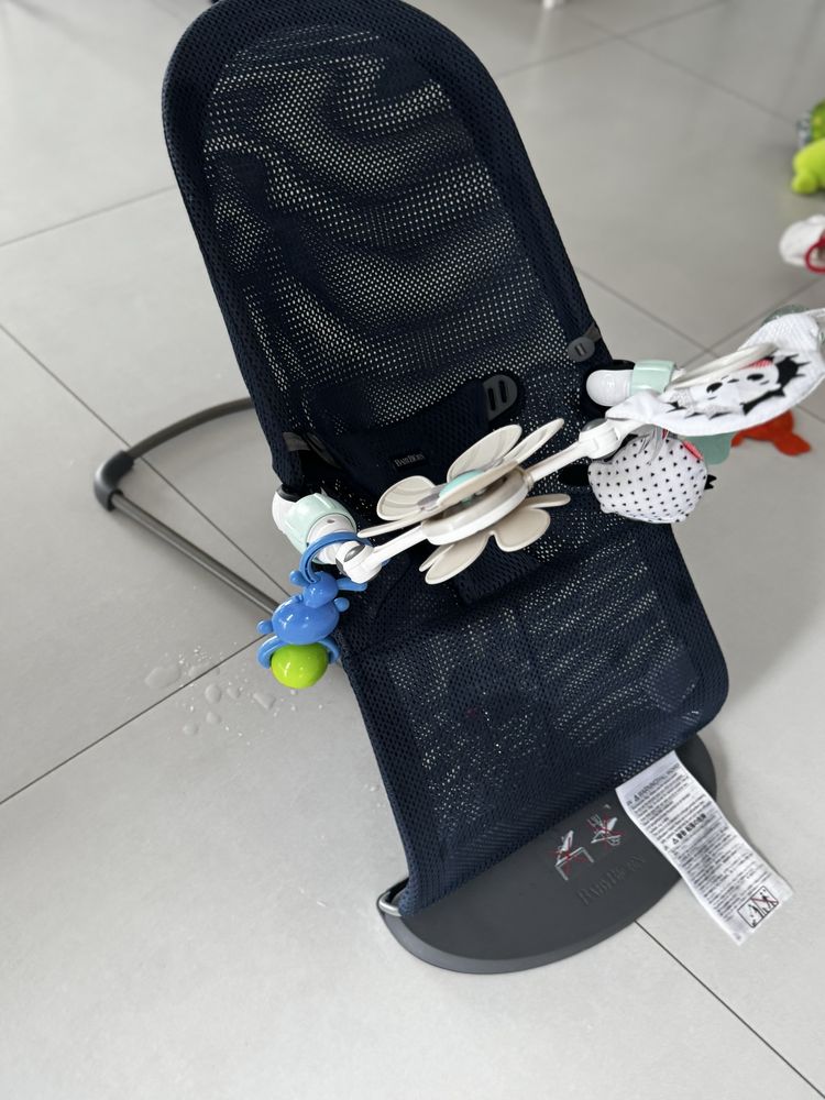 Lezaczek babybjorn jam nowy granatowy