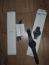 Samsung Galaxy Watch 4 classic 42mm в повному комплекті.