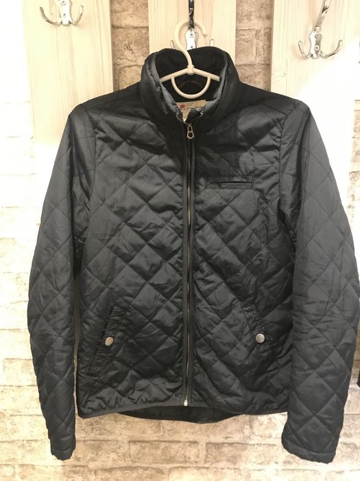 Курточка жіноча