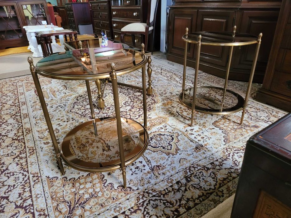 Mesas redondas em latão com dois tampos em vidro - óptimo estado