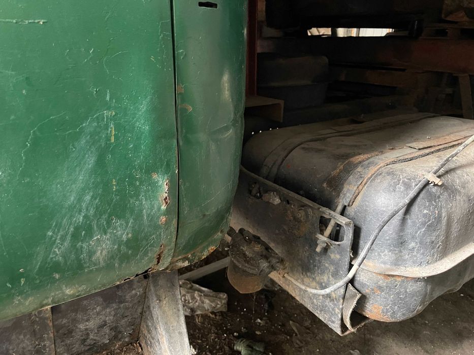 ЗІЛ 130 у робочому стані, з документами. Київська обл. СМТ Глеваха.