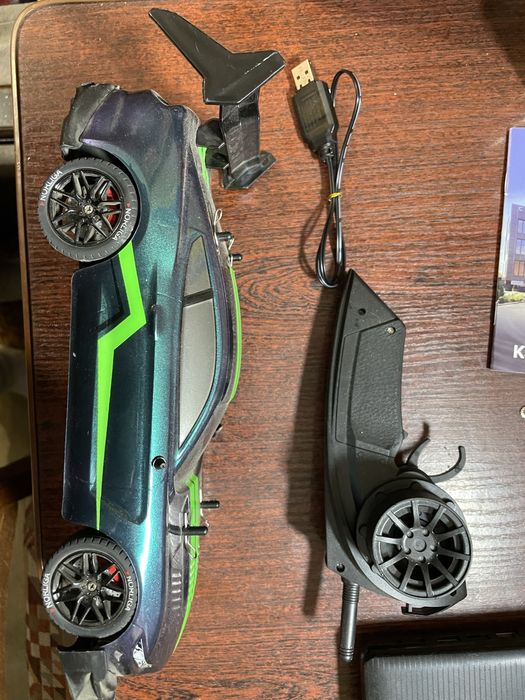 Машинка на пульту