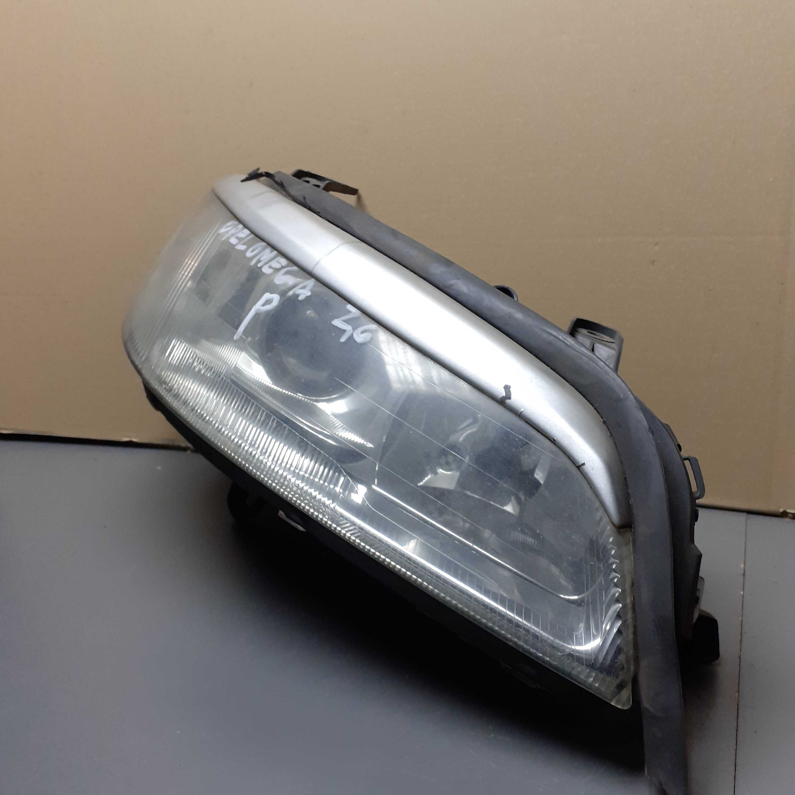 Lampa przednia Opel Omega Ksenon prawa