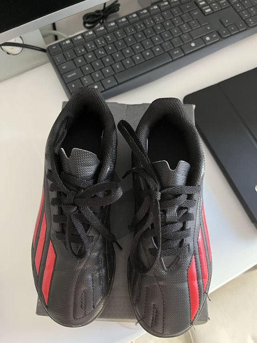 Chuteiras para relva sintetica tamanho 32 como novas marca Adidas