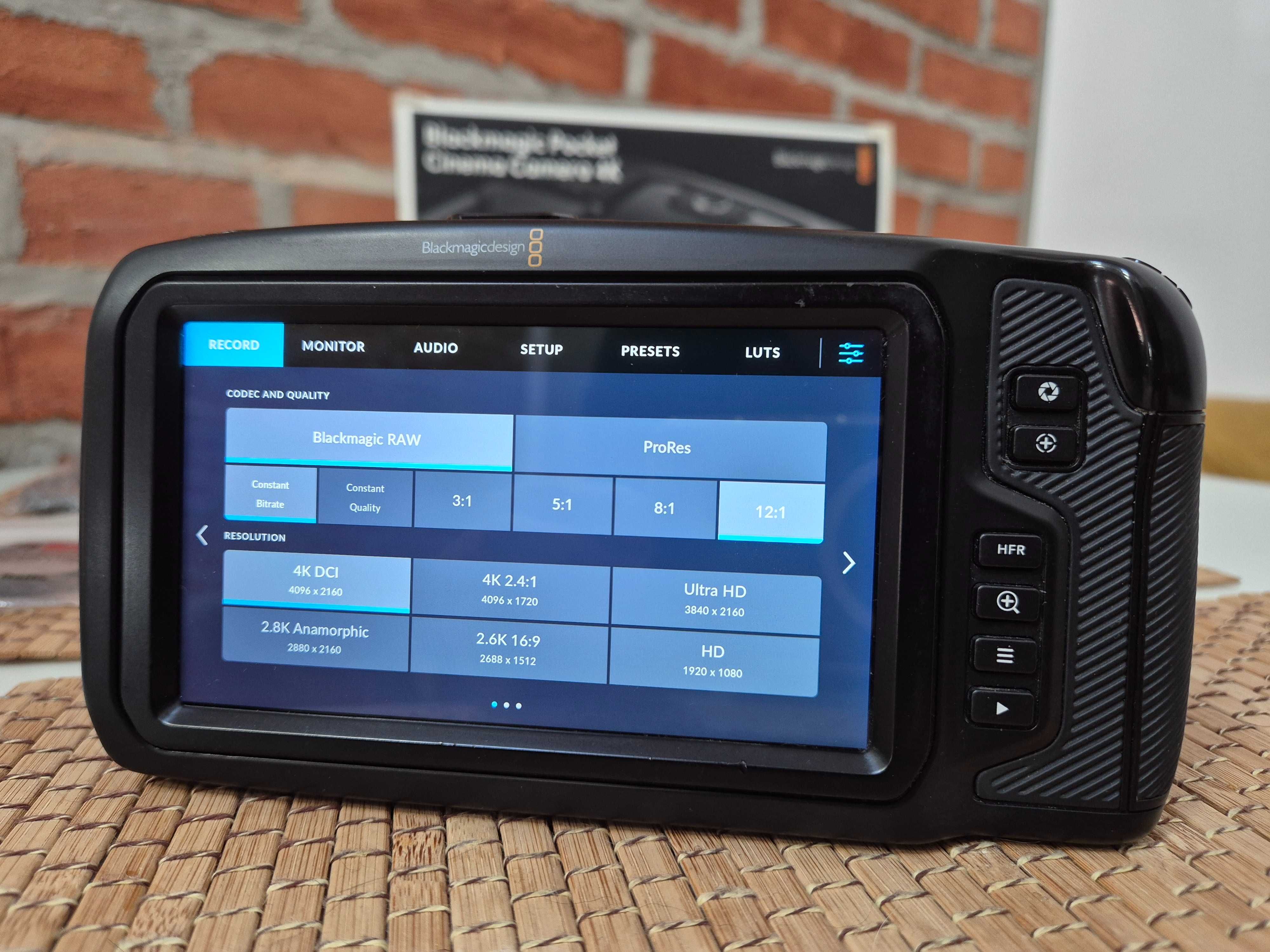 Blackmagic Pocket Cinema 4K + Akcesoria i Obiektywy