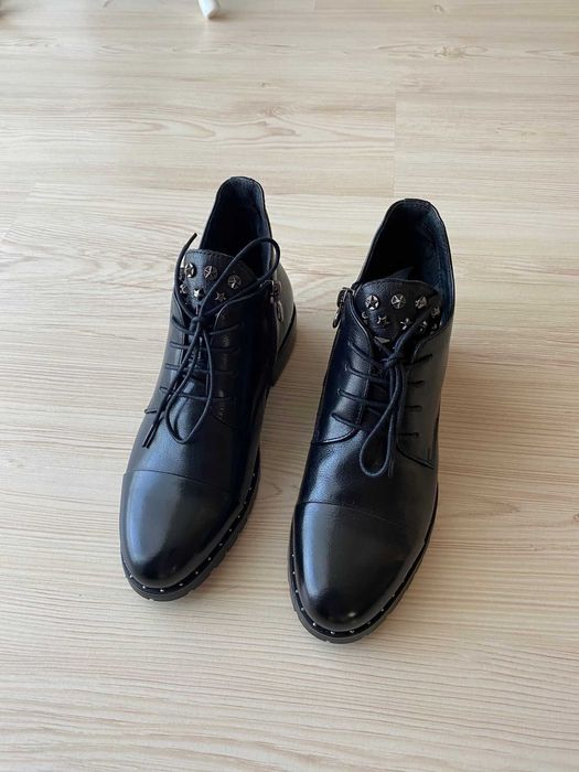 Продам кожаные осенне-весенние ботинки Anemone