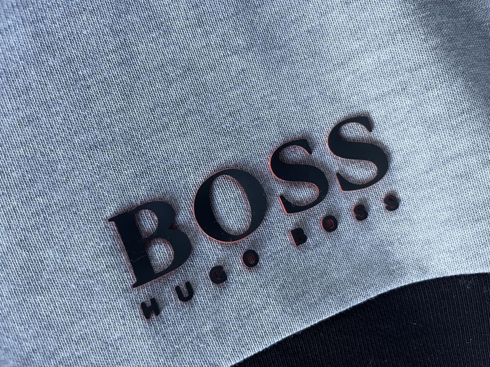 Hugo Boss roz. 140 stan bardzo dobry