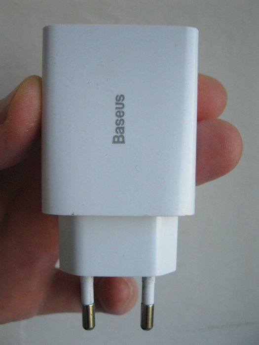Сетевое зарядное устройство Baseus TC-012PD20-x   5.0V 3.0A  Type-C