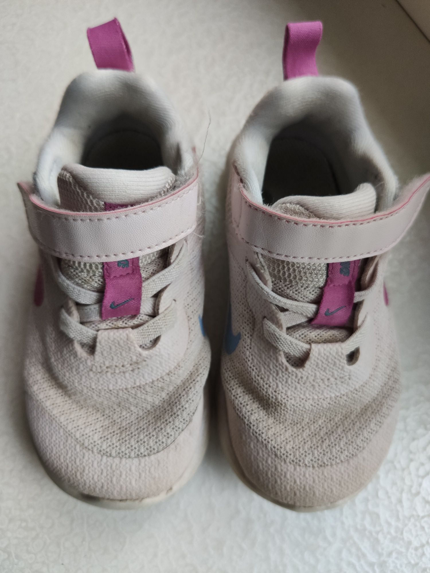 Dziecience buty Nike running rozmiar 23,5