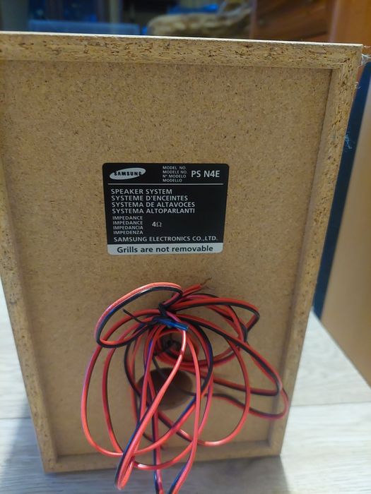Sprzedam dwa głośniki Samsung. Szczegóły na zdjęciu.