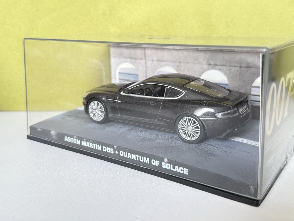 Model Aston Martin DBS 1:43