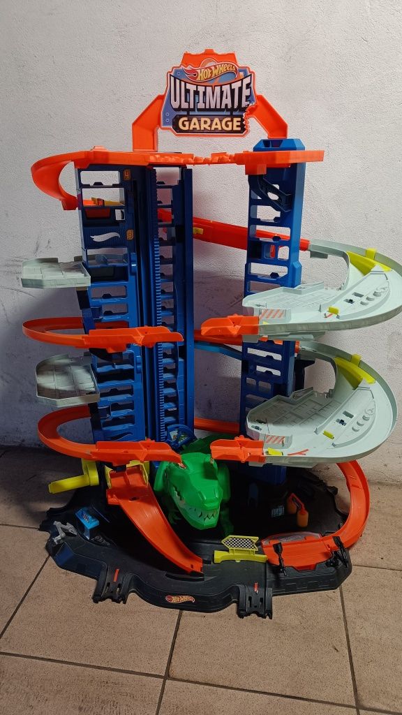 Hot Wheels City mega garaż atak dinozaura T-Rex