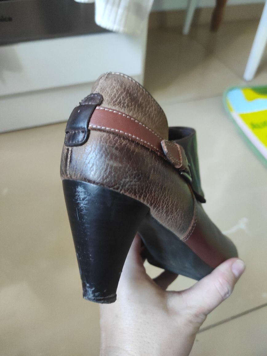 Botki brązowe r. 39