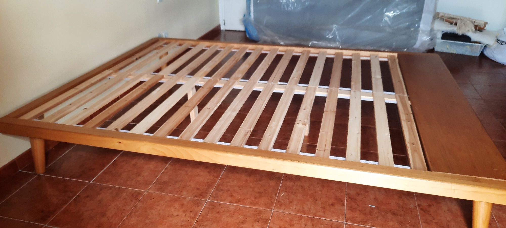 Cama NOVA c/colchão Novo