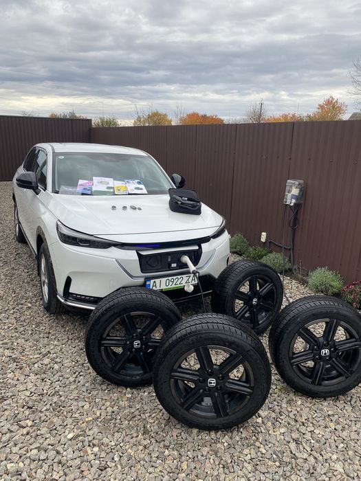 Honda e:NS1        .