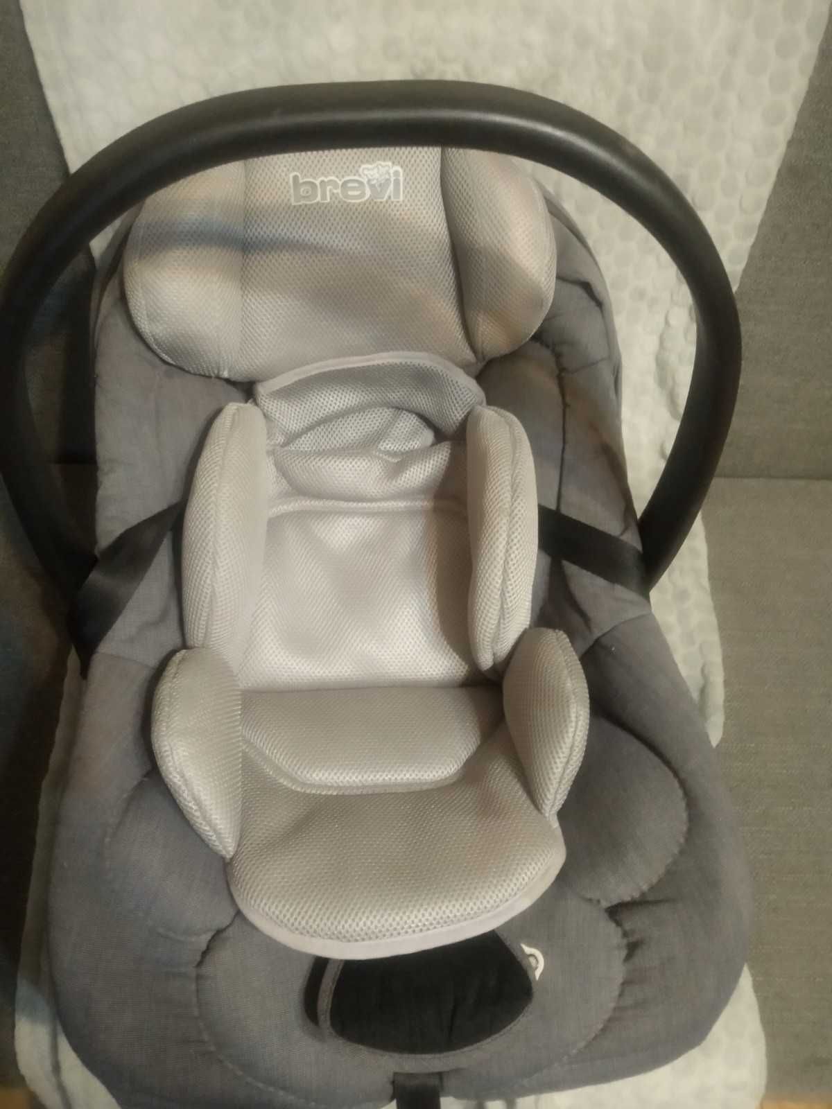 Cadeira Auto / Ovo da Bebe Confort 0 a 13 Kg + Redutor da Brevi