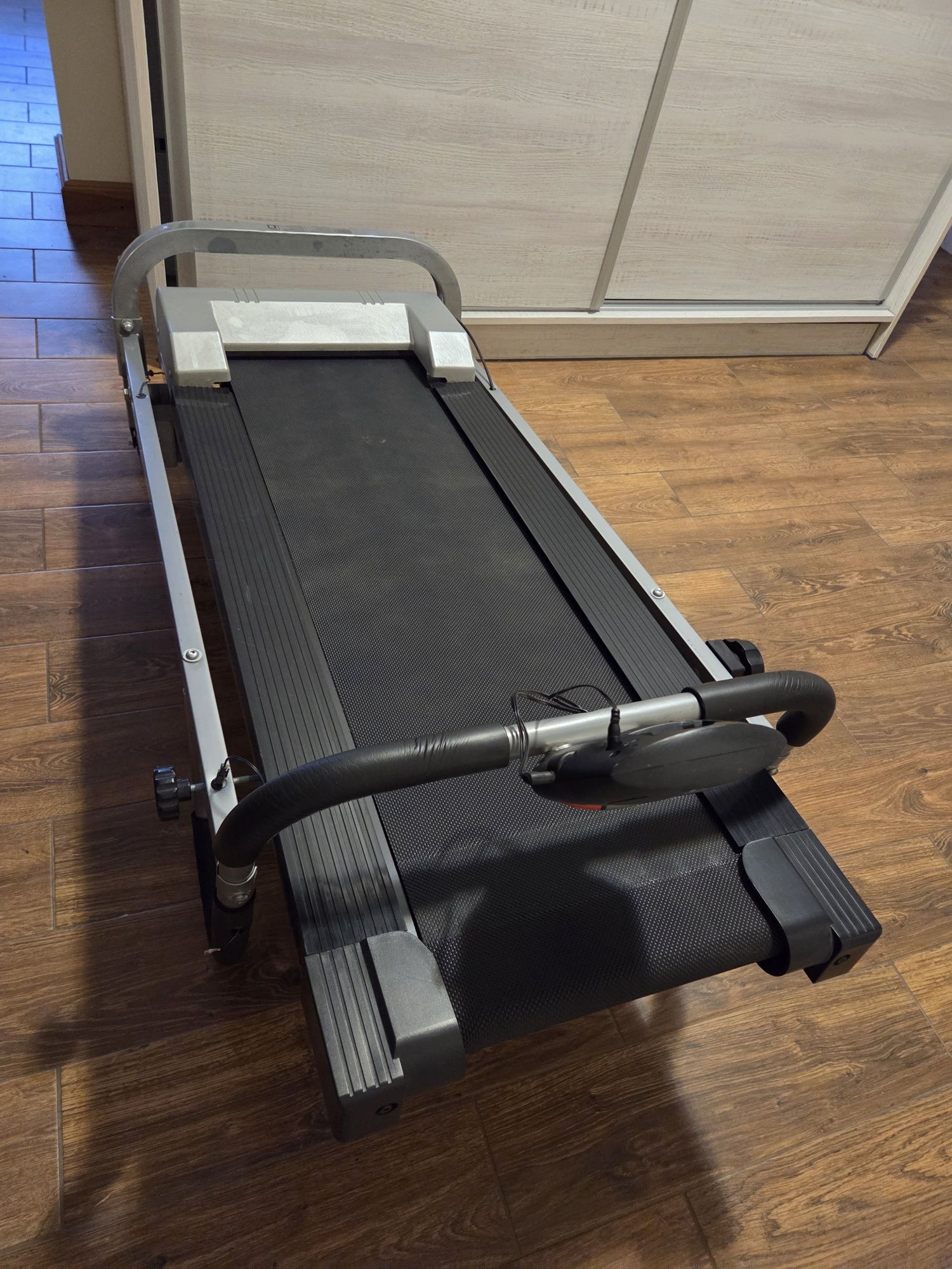 Bieżnia magnetyczna ONE Fitness B8595