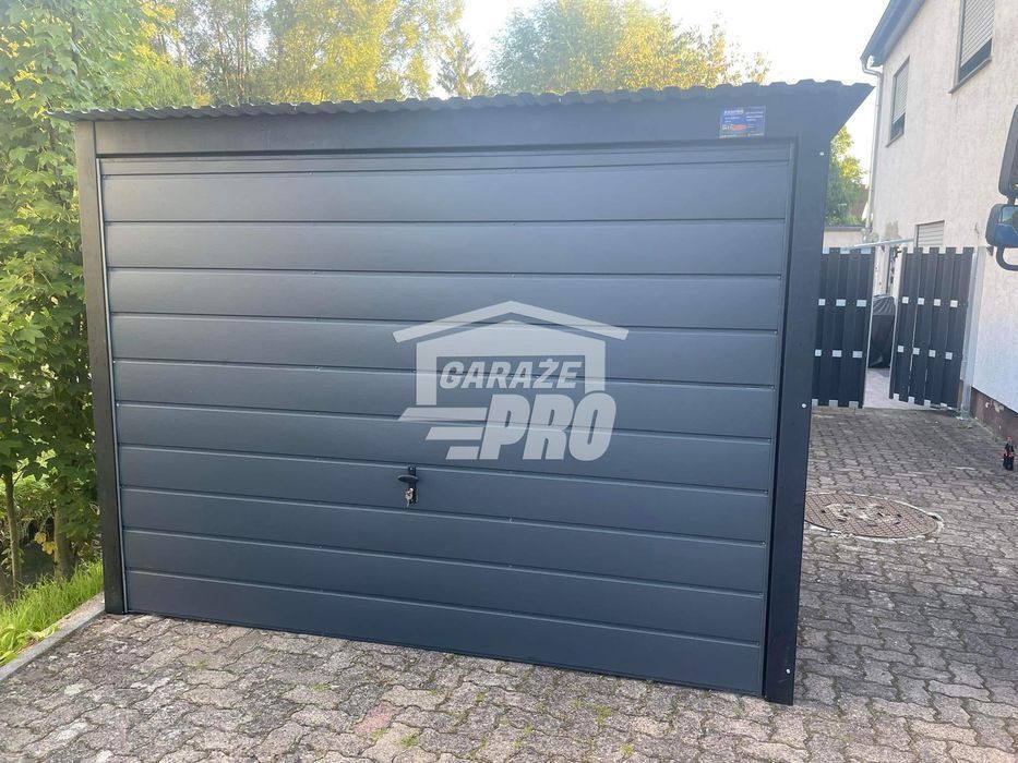Garaż blaszany 3x7 brama - okno PCV - antracyt spad w tył GP241
