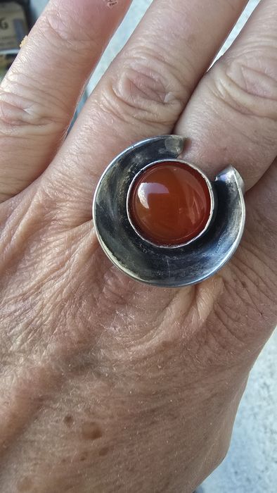 Srebrny pierścionek Juwelia talerzyk prl