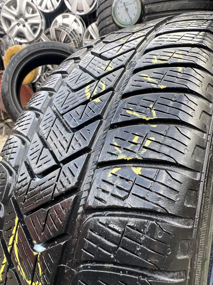 Opona Pirelli 215/65/17  pojedynka