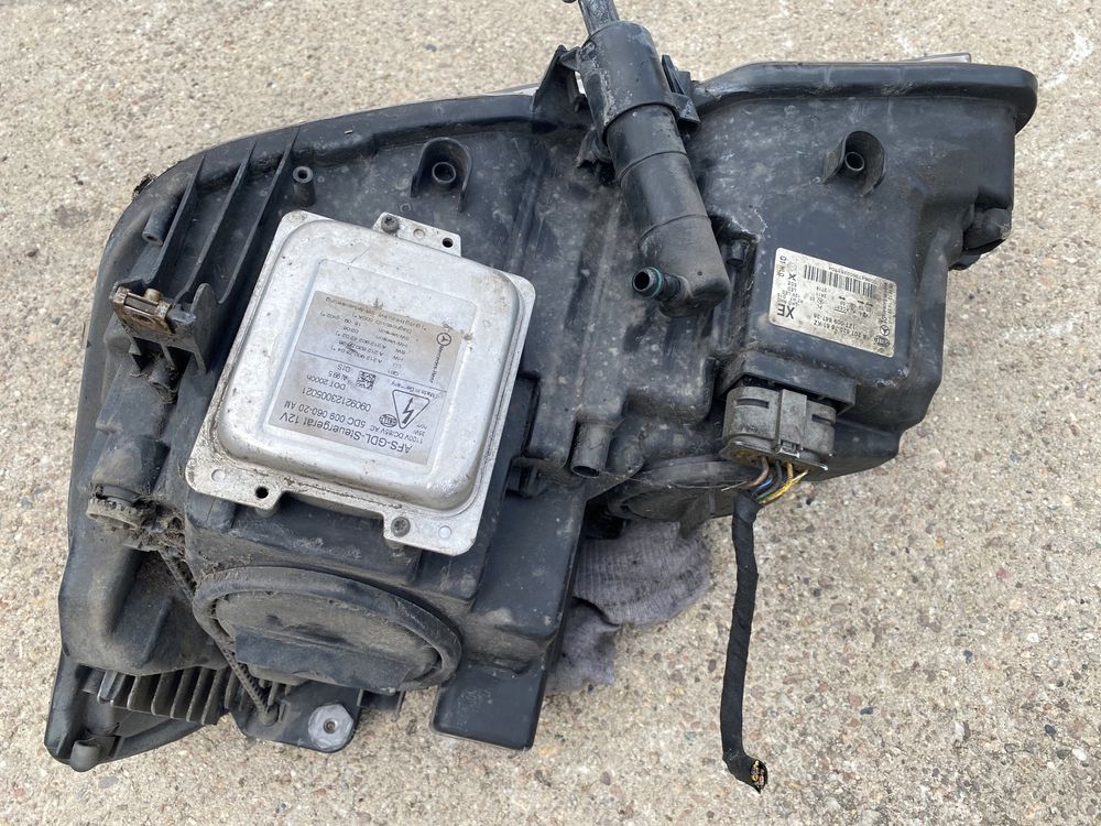 mercedes W207 lampa xenon bixenon prawy przód kompletna