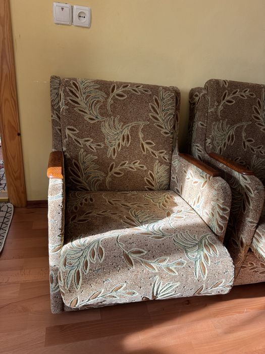 Крісла мʼягкі, дві штуки