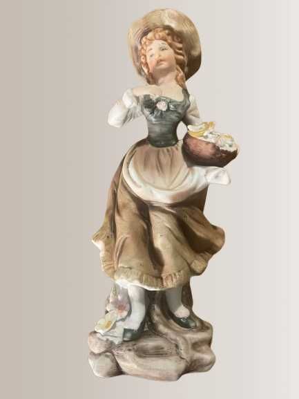 Figura de Dama Antiga em biscuit 7,5 larg x 20 cm alt.