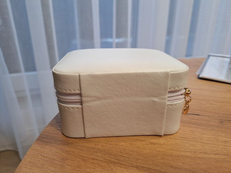 Organizer na biżuterię