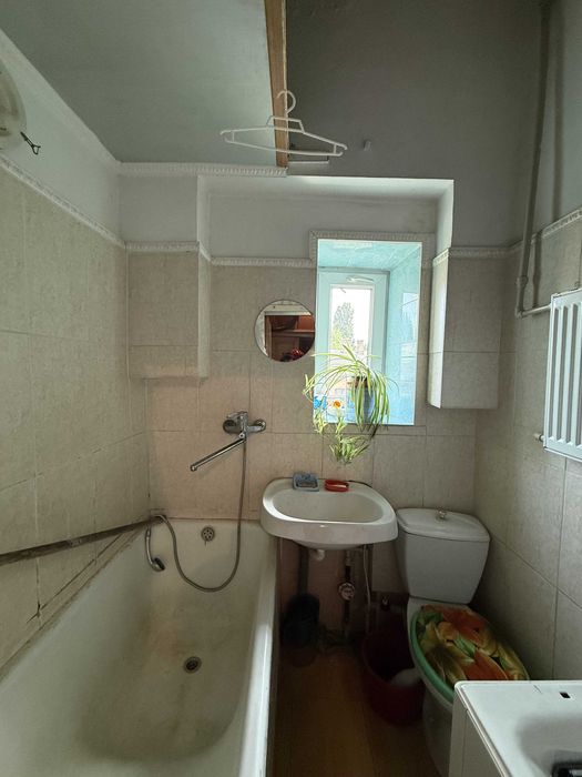 Уютная 2-комнатная с высоким потолком и балконом — центр рядом!