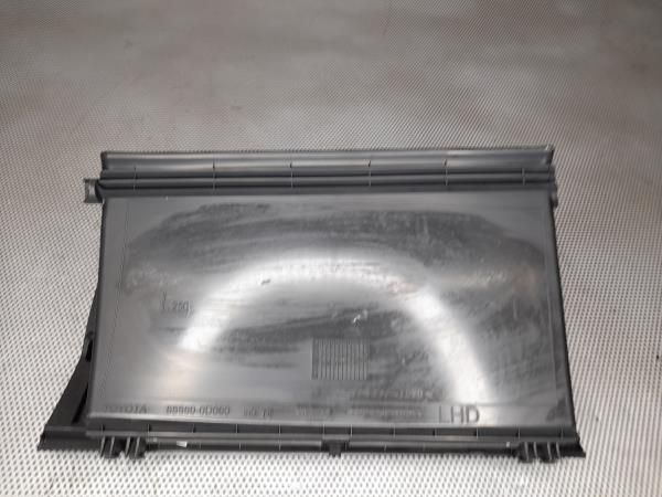 Porta luvas TOYOTA Yaris (_P9_)