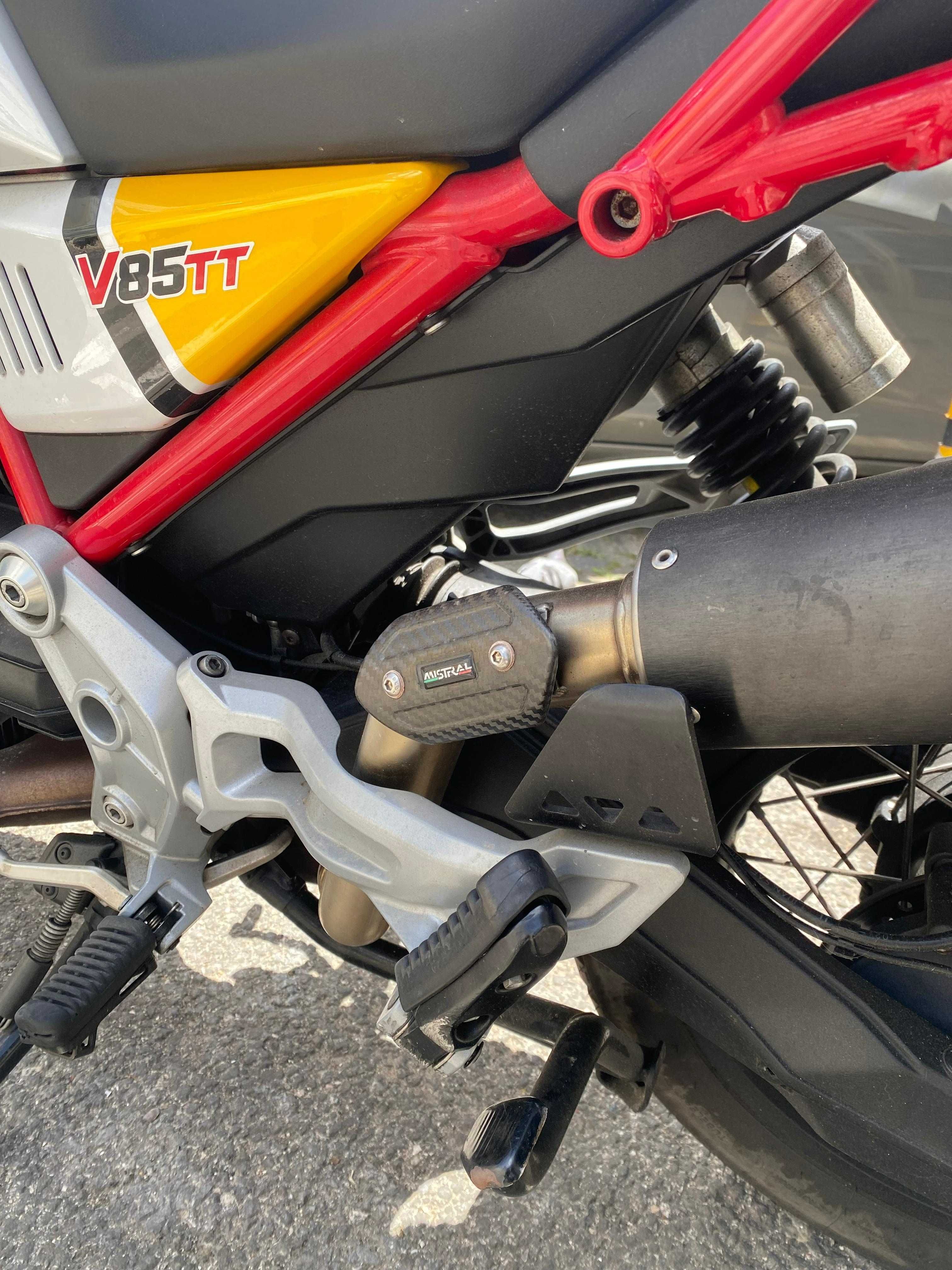 Moto Guzzi V85 V85TT