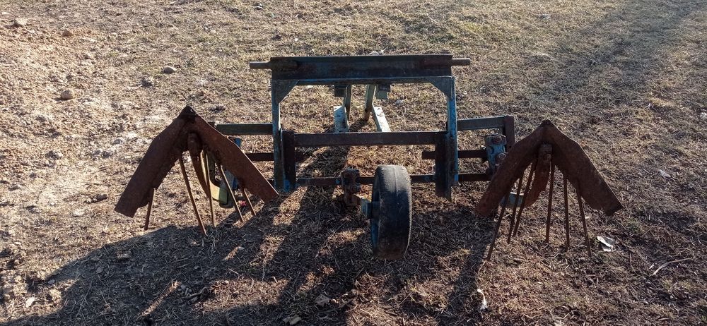 Прицепна двохкорпусна розпашка окучник до трактора