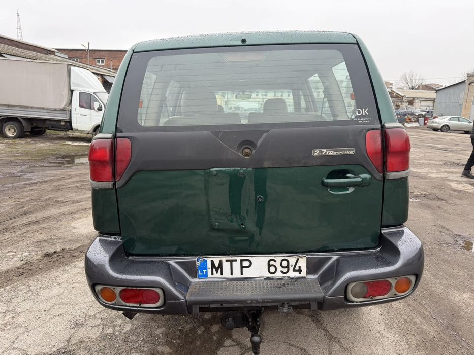 Nissan Terrano 2001рік 2,7дизель повний привід 4х4