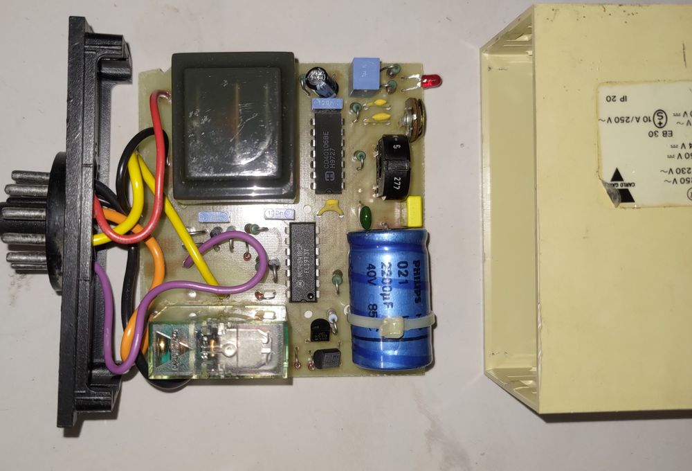 Sprzedam przekaźnik czasowy Carlo Gavazzi SB-125-230