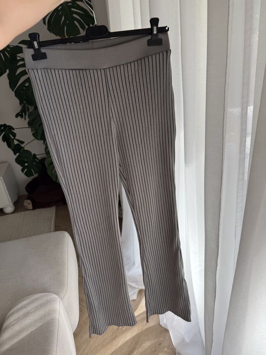 Zara szare spodnie elastyczne L