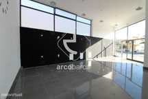 Vende-se Loja com58,5m2 - 84,500 Euros - Ponte da Barca