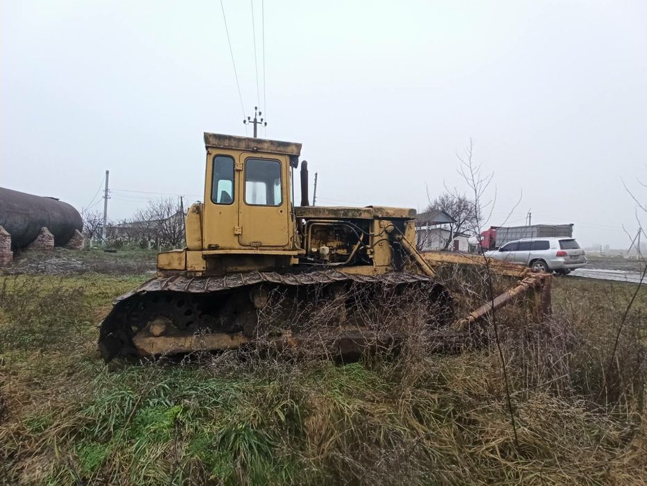 Бульдозер Т-170 (Болотохід) на ходу