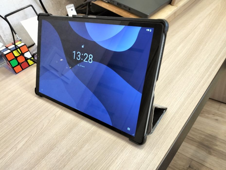 Планшет 10" Lenovo Tab M10 HD 4/64 SIM 4G