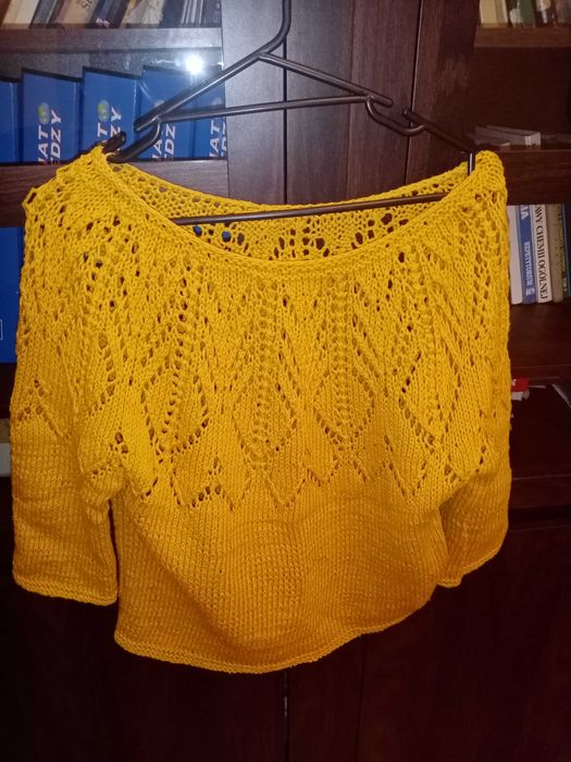 sliczny zolty sweter