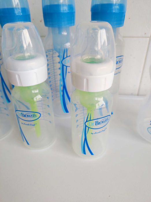 2 Biberões anti-cólicas dr. Brown's