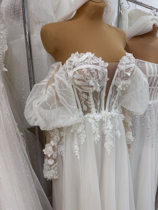 Nowa gorsetowa suinia ślubna z koronką brokatowy tiul z rozcięciem 38