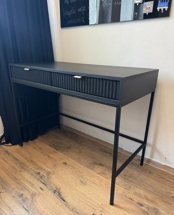 Toaletka biurko - Stan idealny 104 cm czarna z złotymi uchwytami