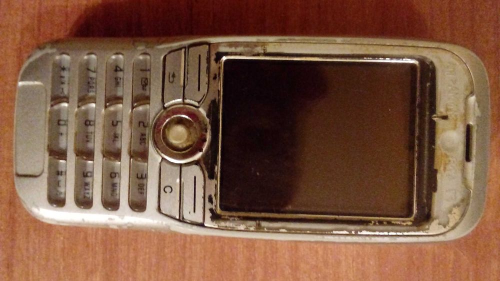 Telefon komórkowy LG D280n i inne telefony