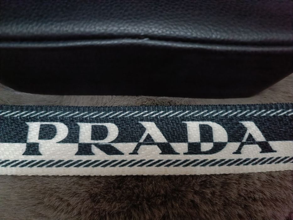 Torebka Prada czarna