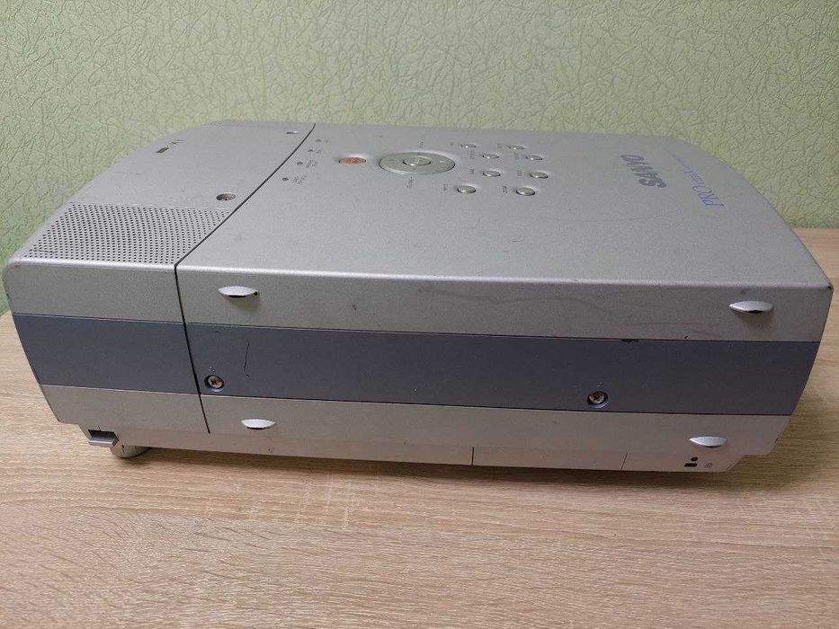 Проектор Sanyo PLC-XT16
