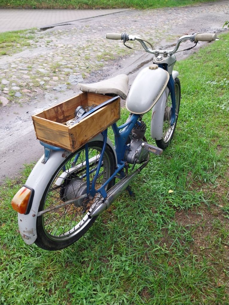 Motorower komar sztywniak