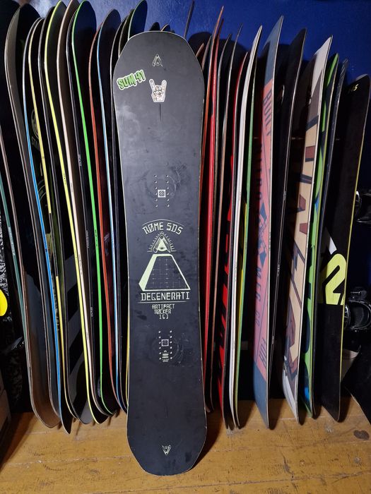Deska snowboardowa Rome artifact rocker 153 cm snowboard