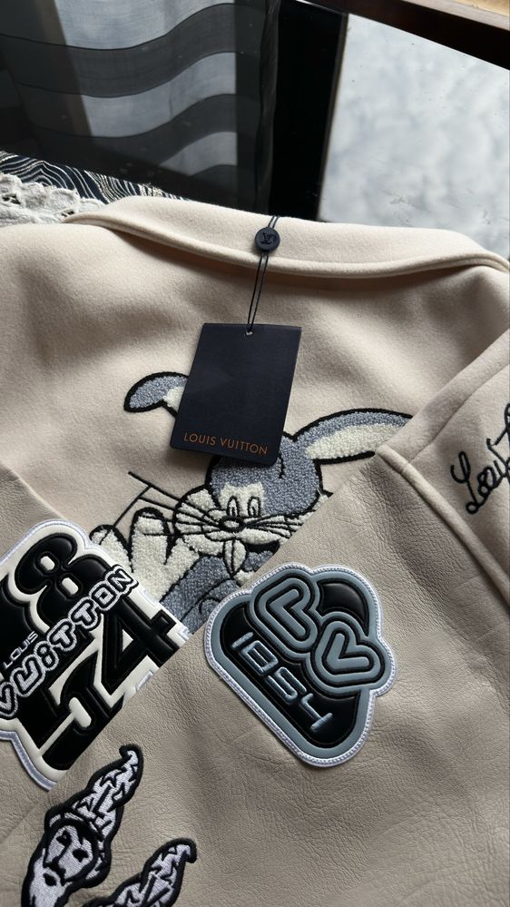 Casaco Lv bunnys