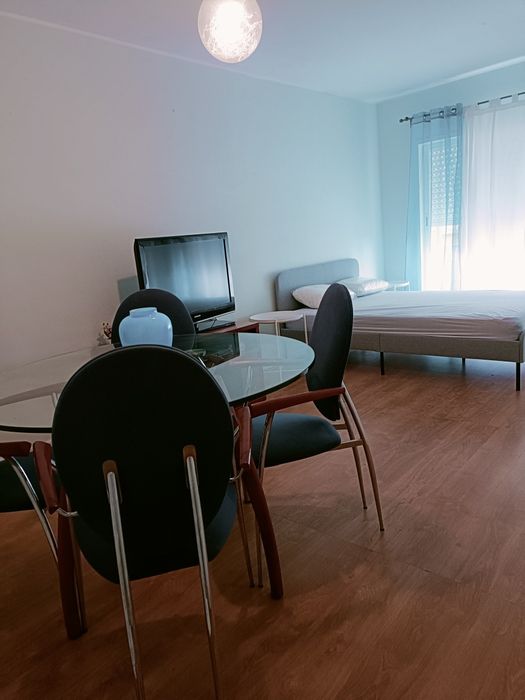 Arrendo quarto  em Leça perto do marsshoping