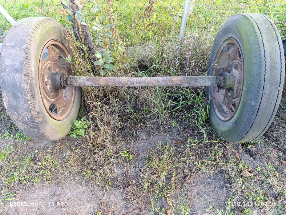 Osie kompletne z piastami